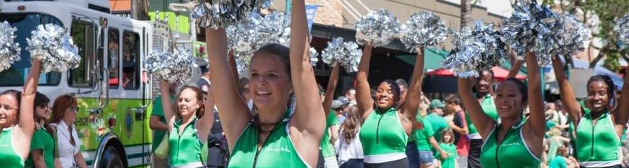 cheer leaders in Port-Sanibel-Festival-of-Light parade