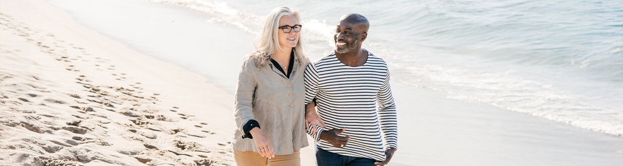 pleasant-walks-on-the-beach-with-your-best-friend